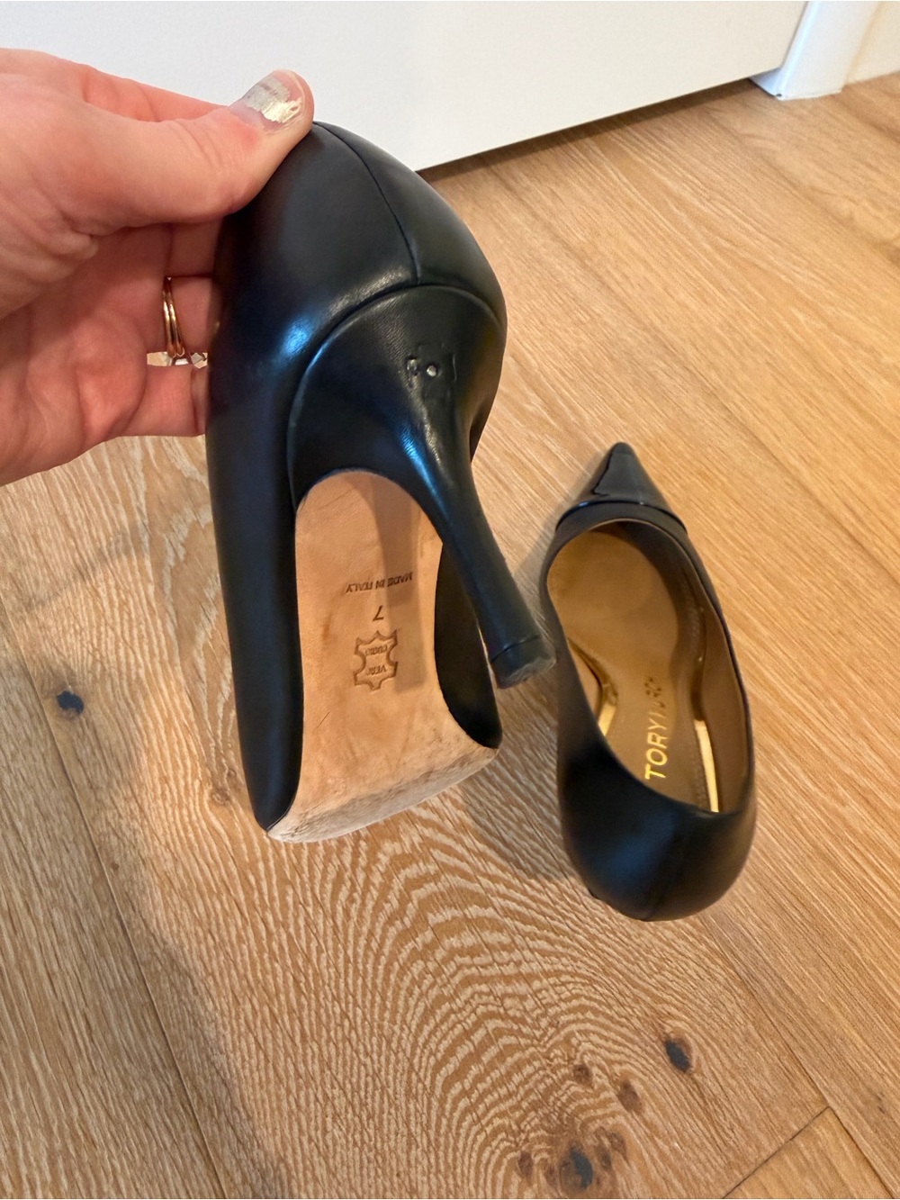 Tory Burch • Heel - Picture 6 of 10